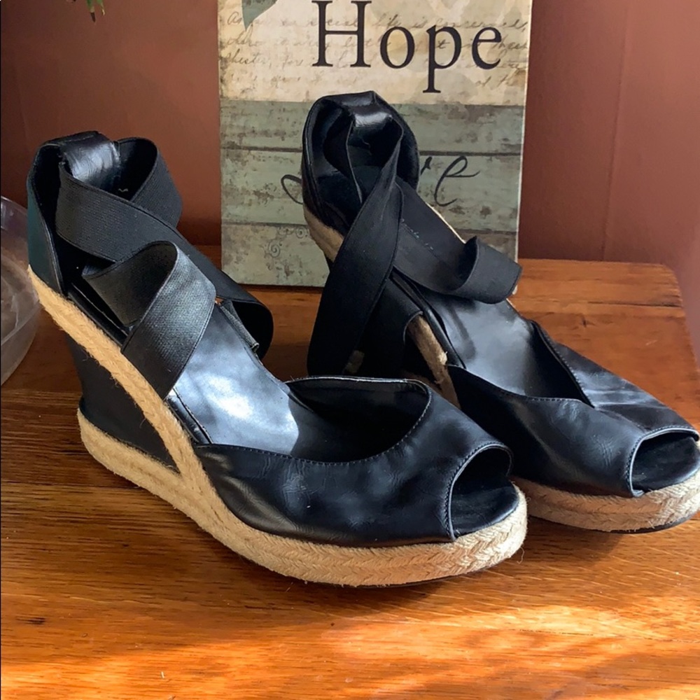Barefoot Tess Wedge Platform Heels 13W Wide Width